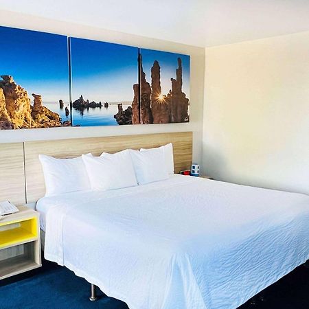 Days Inn By Wyndham Ridgecrest Near China Lake Naval Station מראה חיצוני תמונה